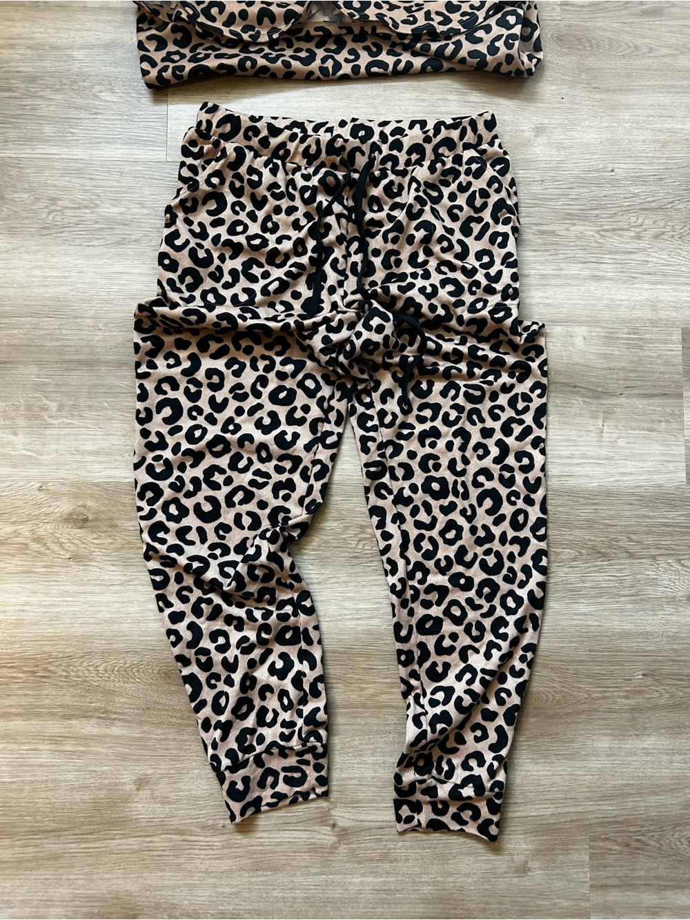 Kate Spade Pajama set - Picture 2 of 2